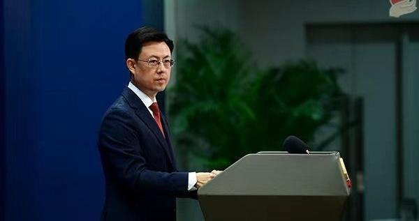 外交部：日方应该教育提醒在华日本公民和企业遵守中国的法律法规